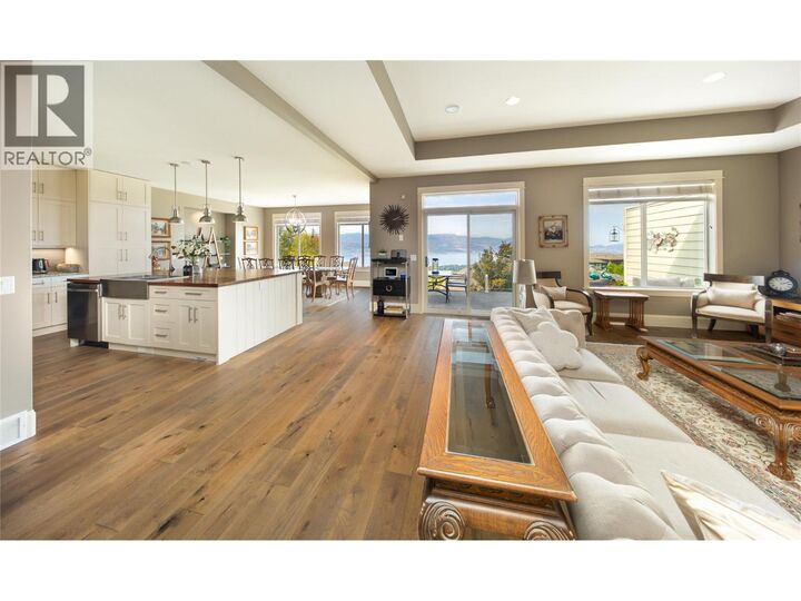 Property Photo:  856 Hewetson Avenue  BC V1W 5C9 
