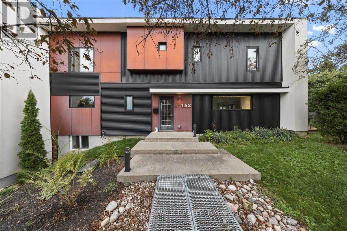 Property Photo: 152 Duford Street ON K2L 6Z7