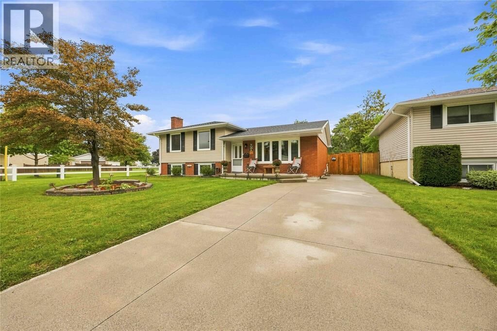 Property Photo:  1293 Severin Drive South  ON N7S 2B9 