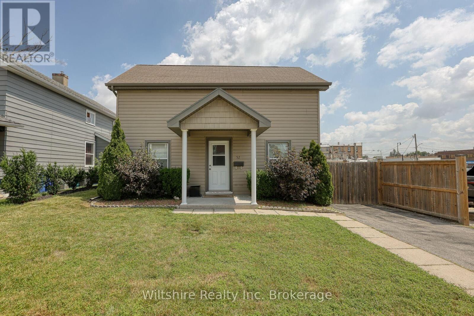 Property Photo: 52 Bidwell Street ON N4G 3T7