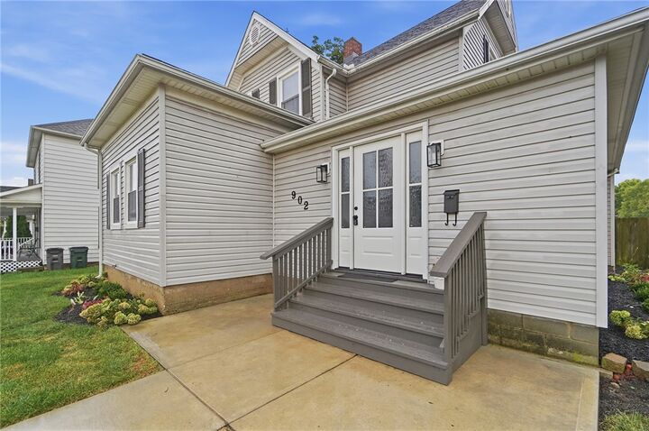 Property Photo:  902 S Mulberry Street  OH 45373 