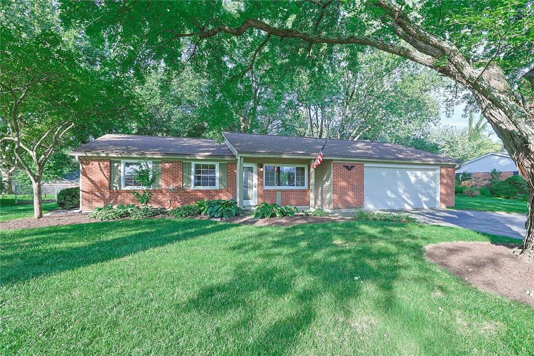 Property Photo: 1593 Kensington Drive OH 45305