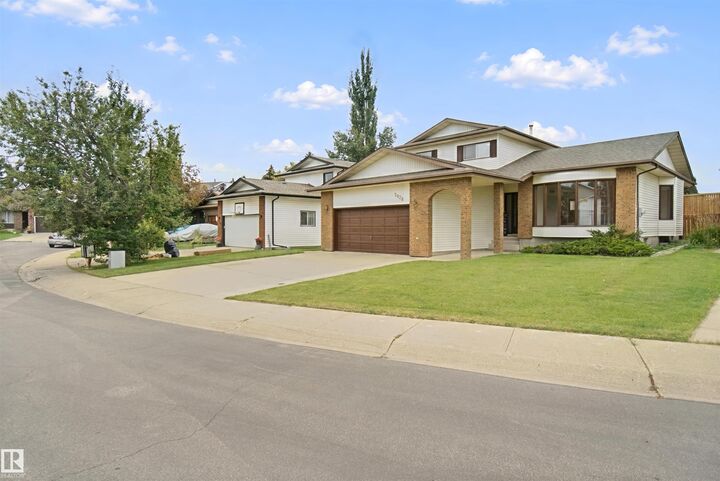 Property Photo:  5828 181 Street NW  AB T6M 1V6 