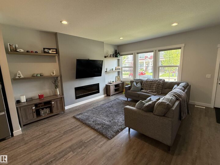 Property Photo:  17468 77 Street NW  AB T5Z 0R4 