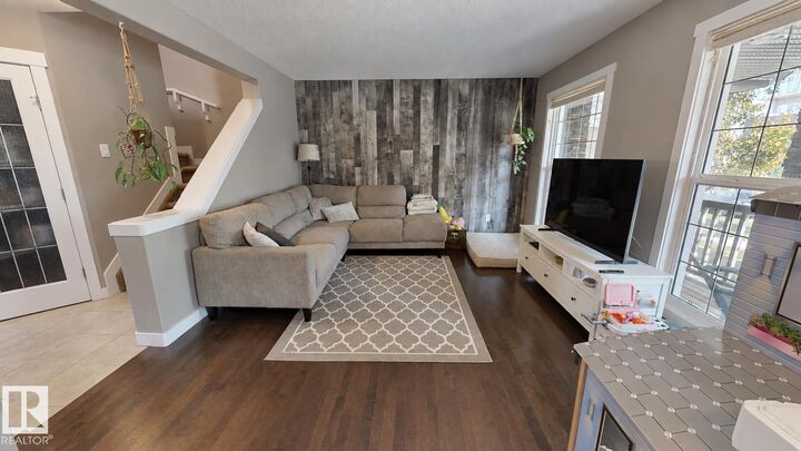Property Photo: 7016 Eton Boulevard AB T8H 0K9