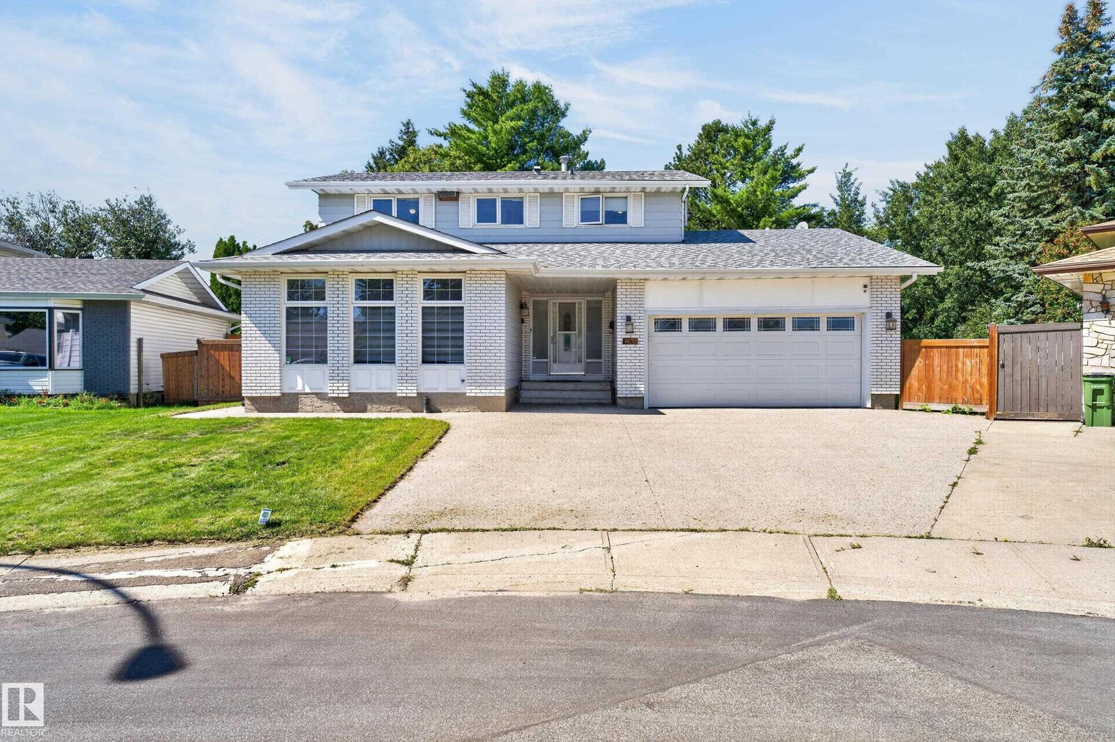 Property Photo:  8632 184 Street NW  AB T5T 1J9 