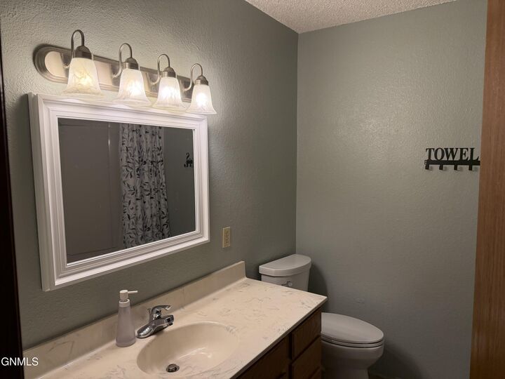 Property Photo: 509 Lohstreter Road NW ND 58554