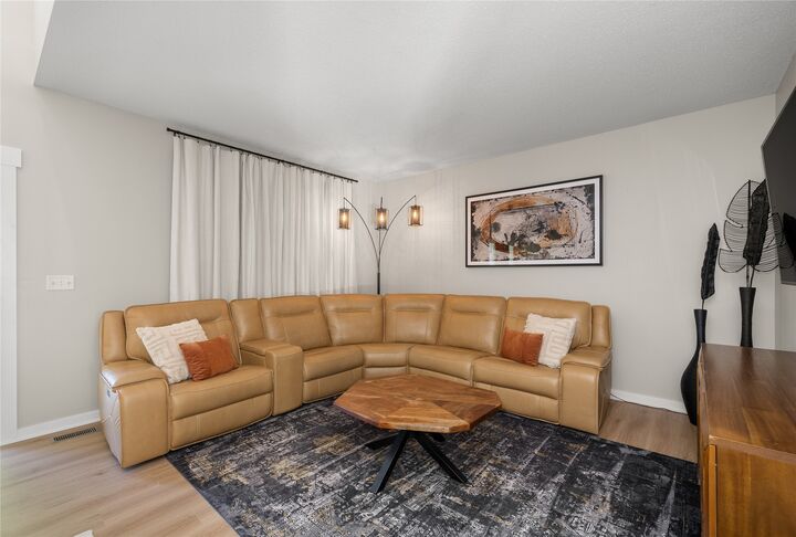 Property Photo:  605 SE Meadowlark Lane  IA 50263 