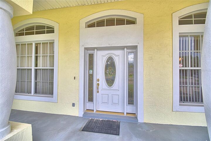 Property Photo:  754 Santa Maria Dr  FL 33884 