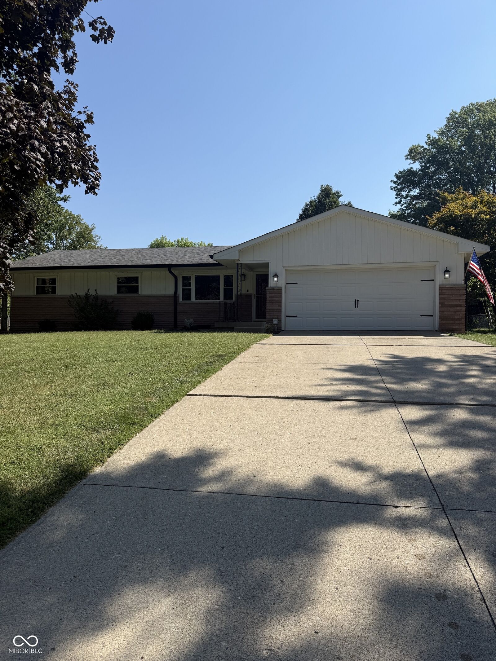Property Photo: 721 Lindenwood Drive IN 46142