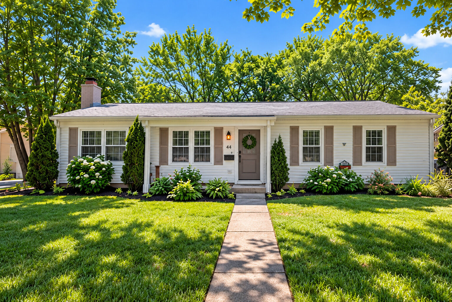 Property Photo: 44 Briar Lane IL 60134
