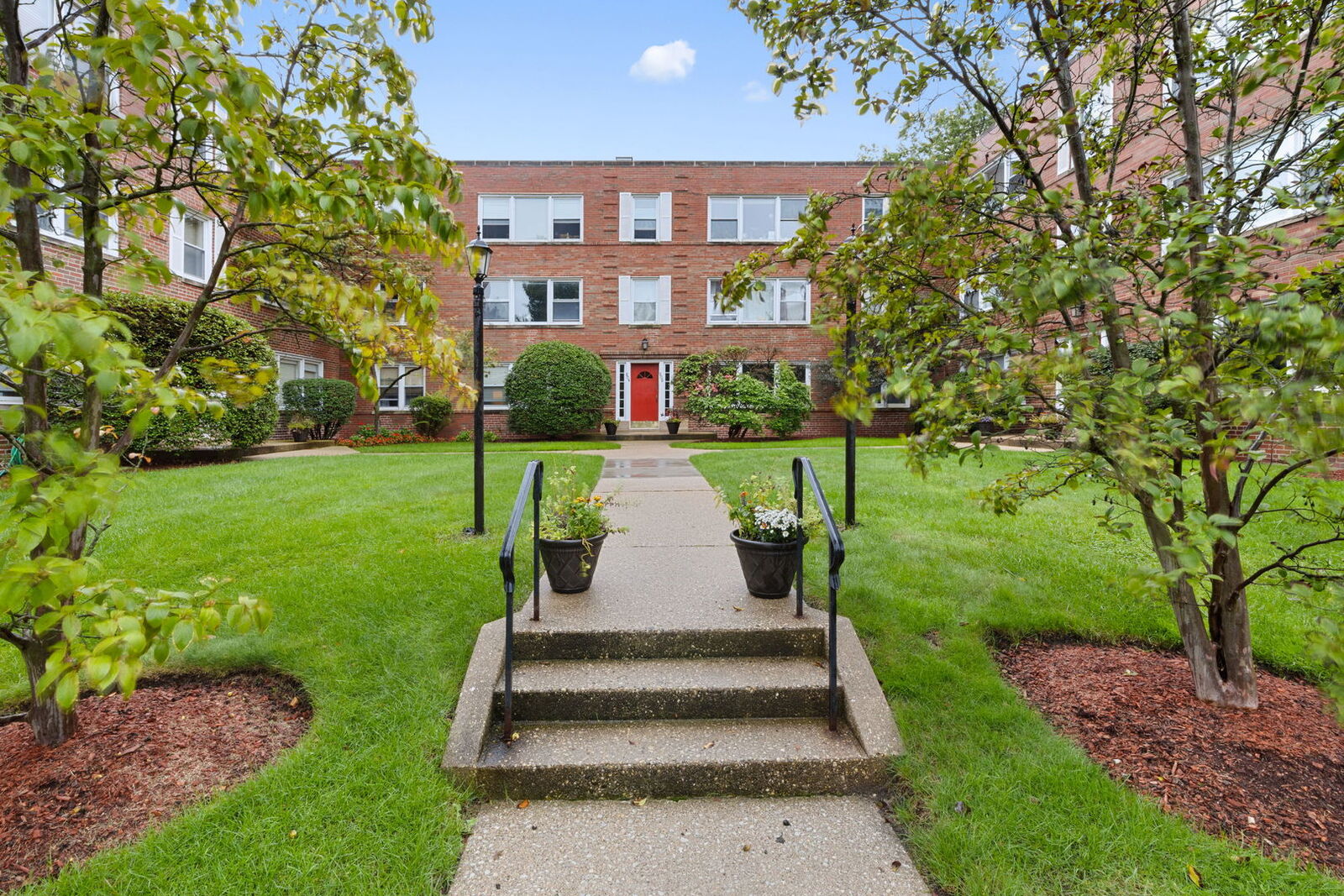 Property Photo: 808 Oakton Street 1 IL 60202