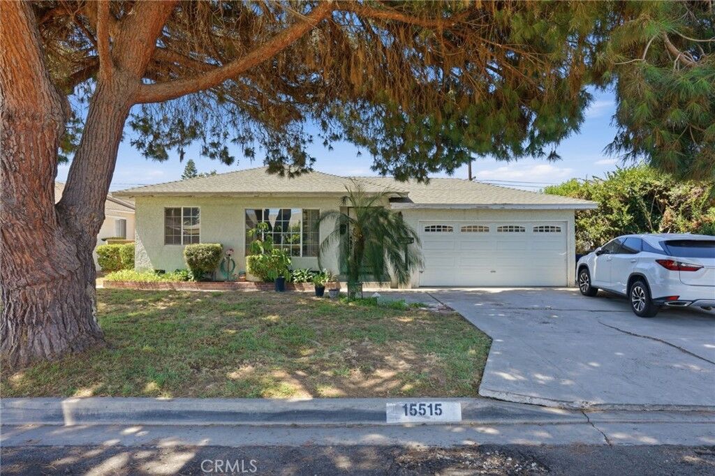 Property Photo: 15515 Harvest CA 90650