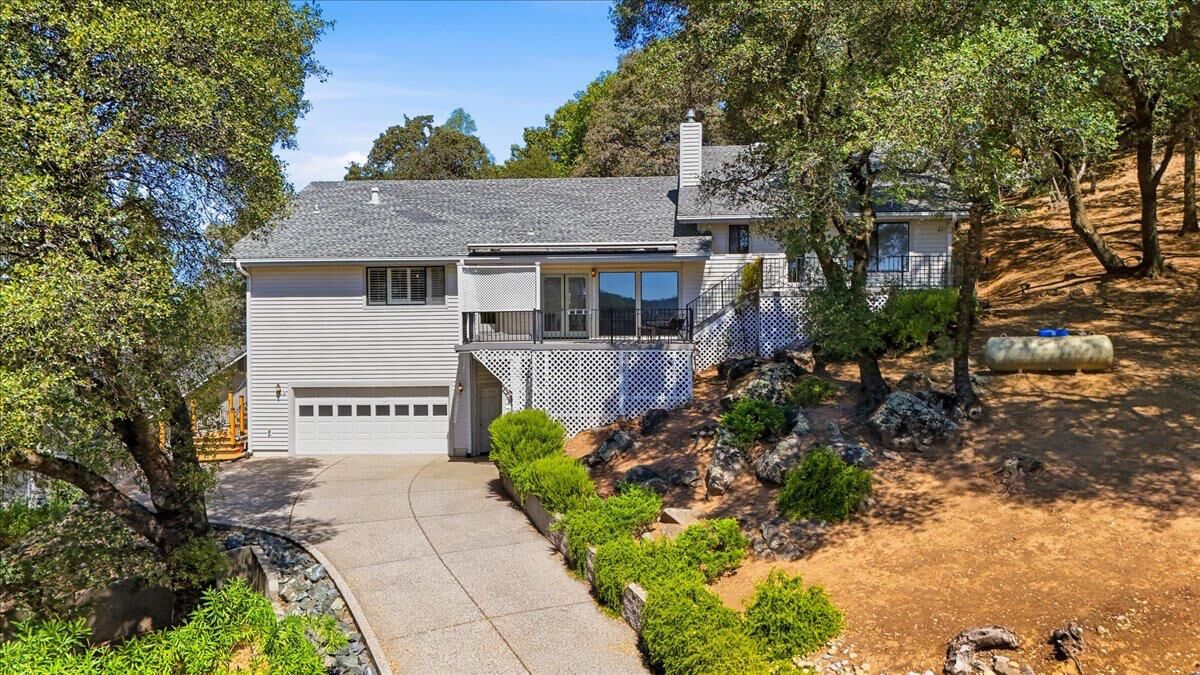 Property Photo:  18566 Song Sparrow Court  CA 95946 