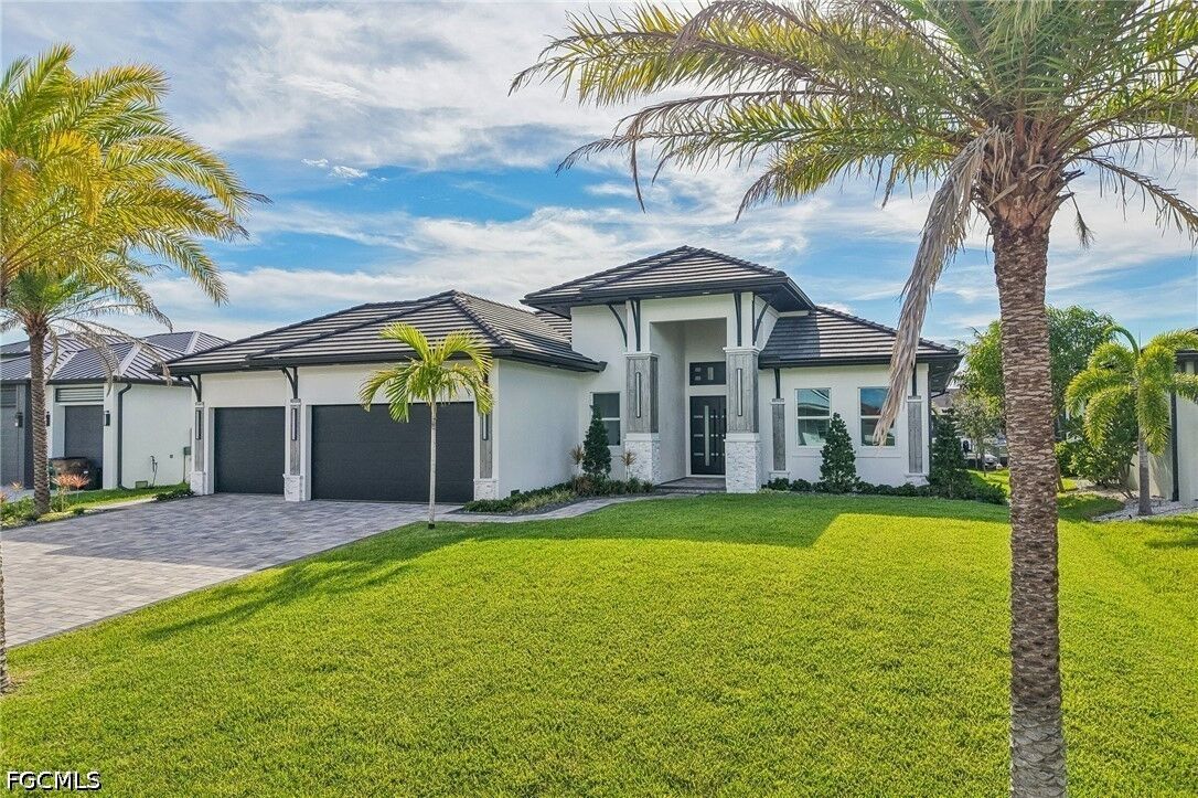 Property Photo: 1304 NW 40th Place FL 33993