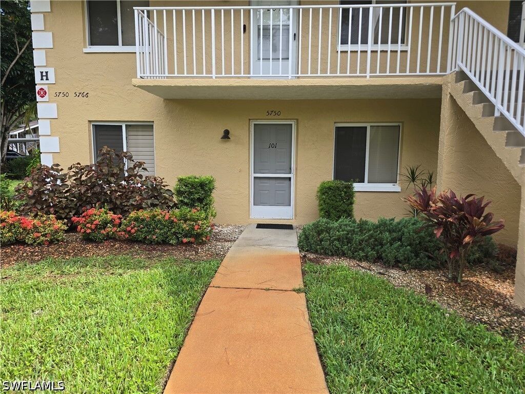Property Photo:  5750 Woodmere Lake Circle H101  FL 34112 
