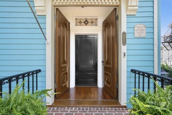 Property Photo: 207 E Gwinnett Street GA 31401