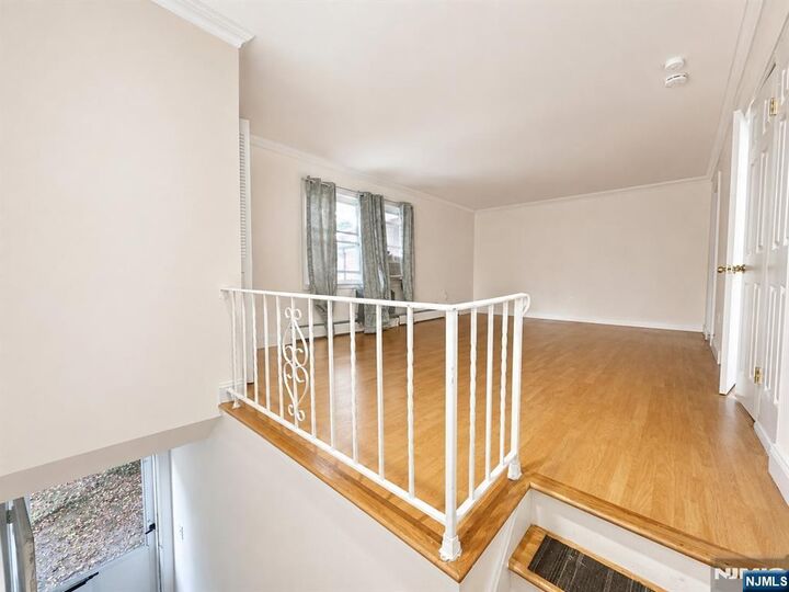 Property Photo:  53 Knox T 2A  NJ 07470 