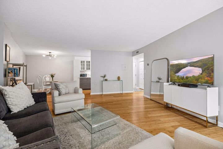 Property Photo:  1200 Nicollet Mall 307  MN 55403 