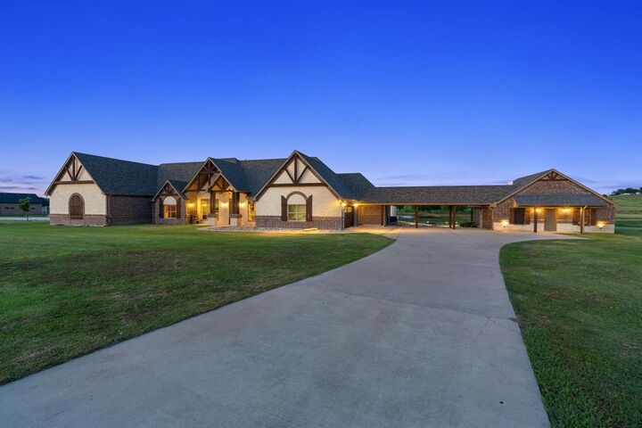 Property Photo: 12190 Marion Road TX 76266