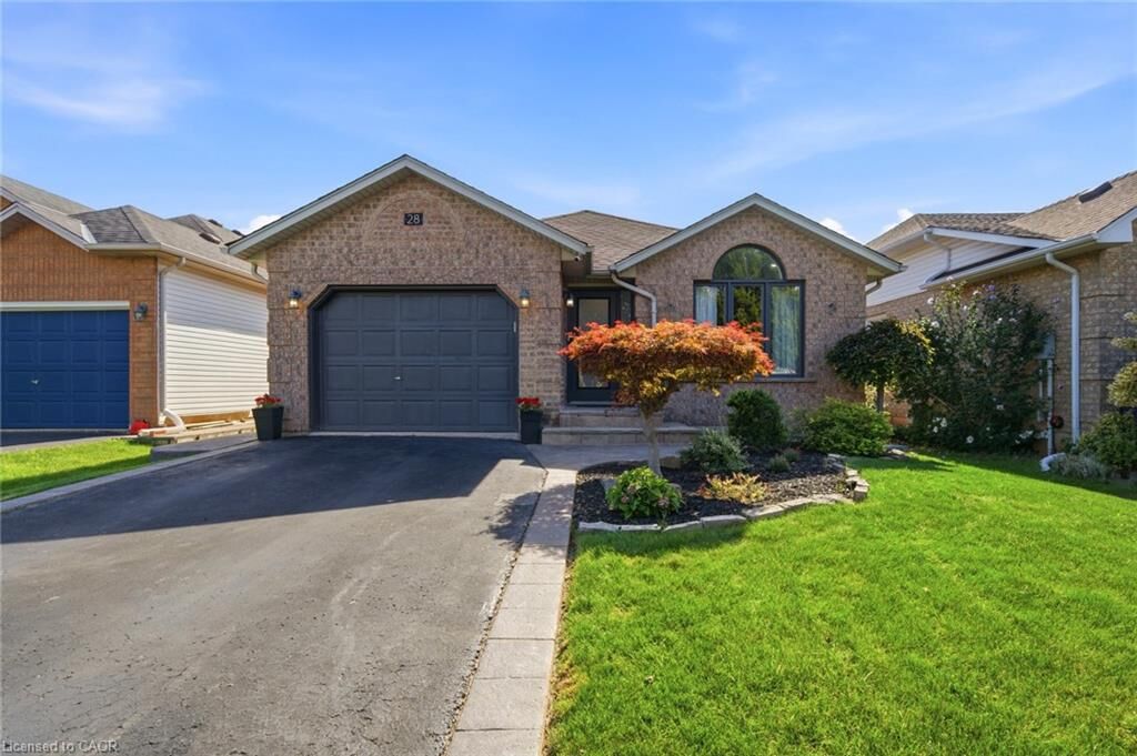 Property Photo:  28 Colonial Crescent  ON L3M 5H3 