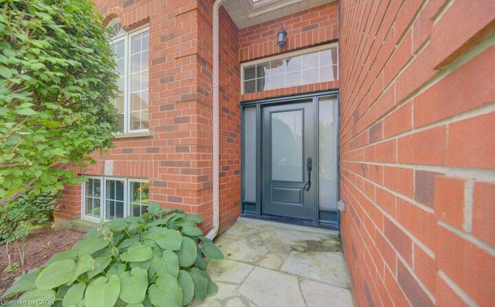 Property Photo:  26 Stanmore Avenue  ON N2B 3W2 