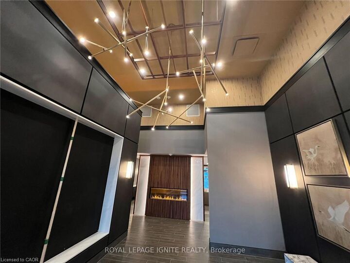 Property Photo:  470 Dundas St E S/S Street E 1204  ON L8B 2A6 