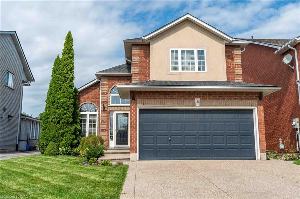 Property Photo: 136 Braemar Avenue ON N3W 2M6