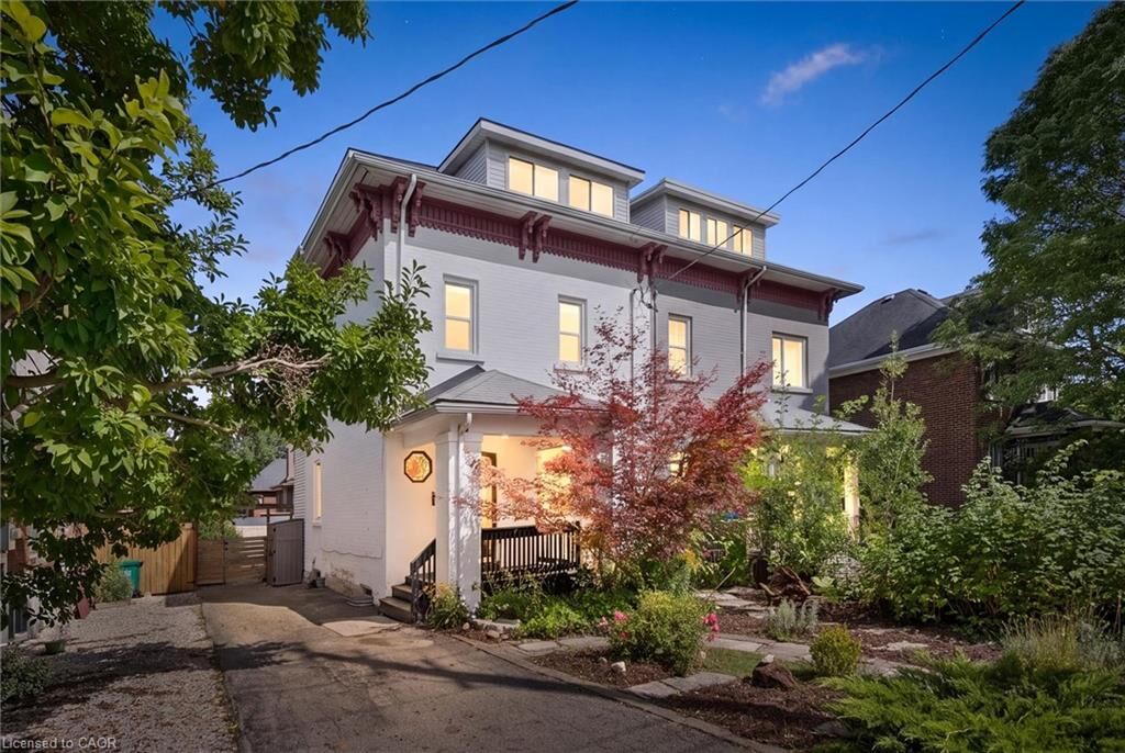 Property Photo:  54 Willow Street  ON N2J 1V5 