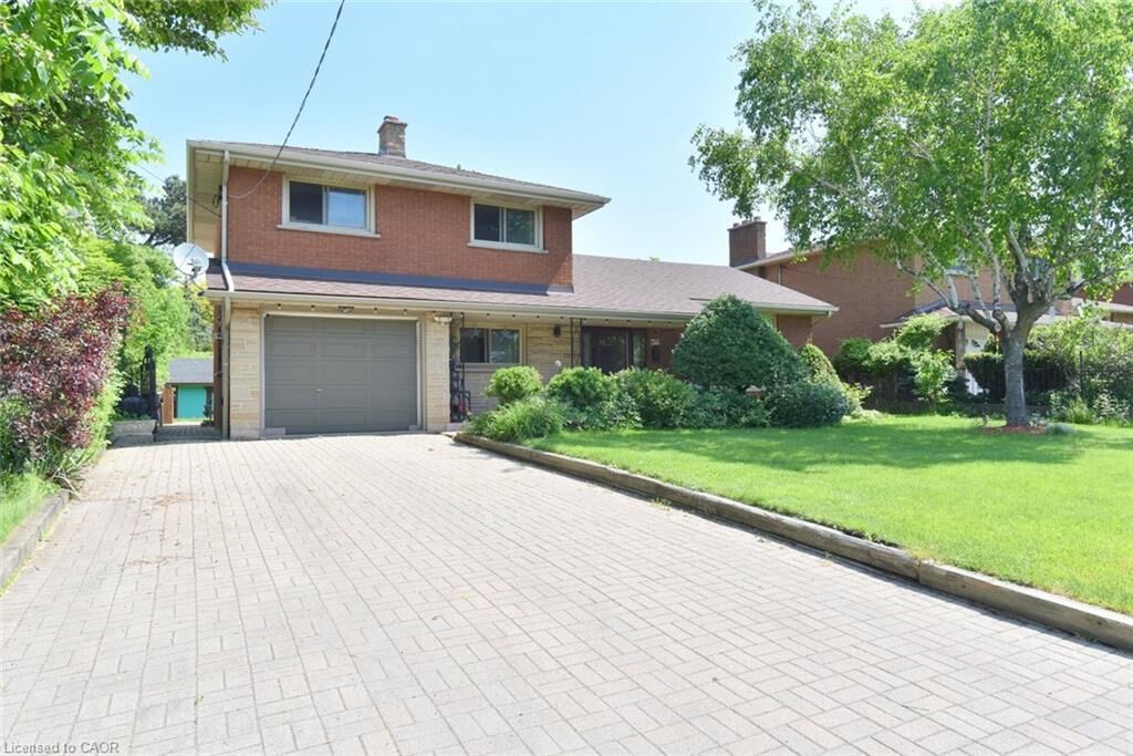 Property Photo:  372 Fennell Avenue W  ON L9C 1G4 