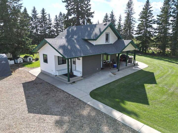 Property Photo:  662069 Range Road 222  AB T9S 2B5 