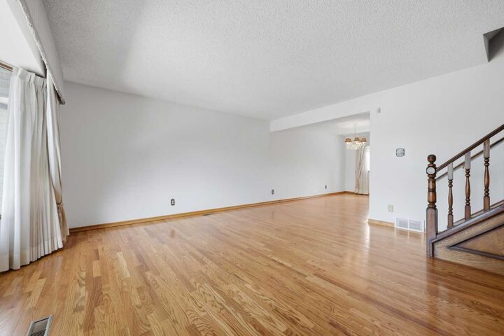 Property Photo:  480 Berkley Crescent NW  AB T3K 1A8 