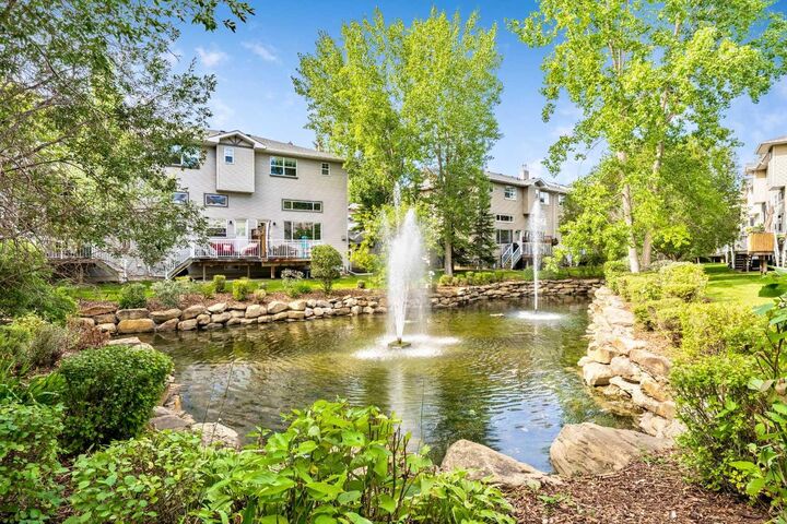 Property Photo: 190 Inglewood Grove SE AB T2G 5R4