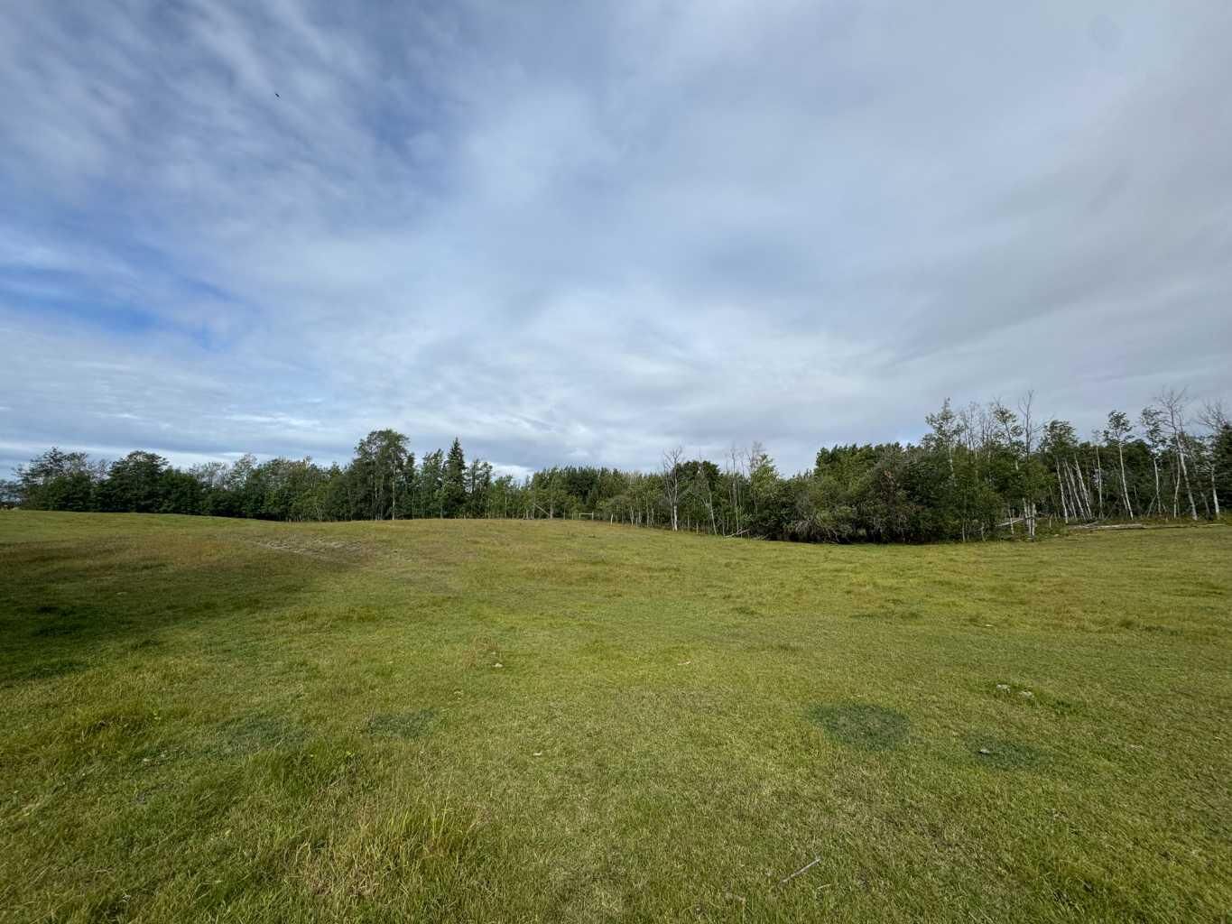 Property Photo:  SW-4-77-6-W6 ...  AB T0H 3G0 