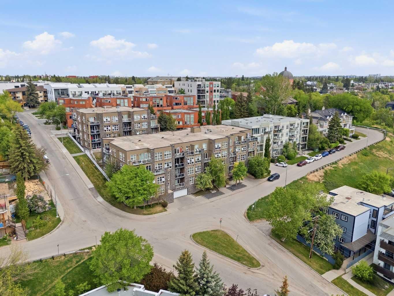Property Photo:  532 5 Avenue NE 305  AB T2E 0L2 