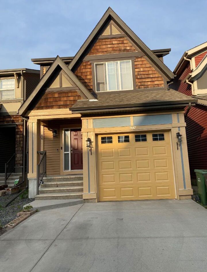 Property Photo:  302 Auburn Crest Way SE  AB T3M 1T2 