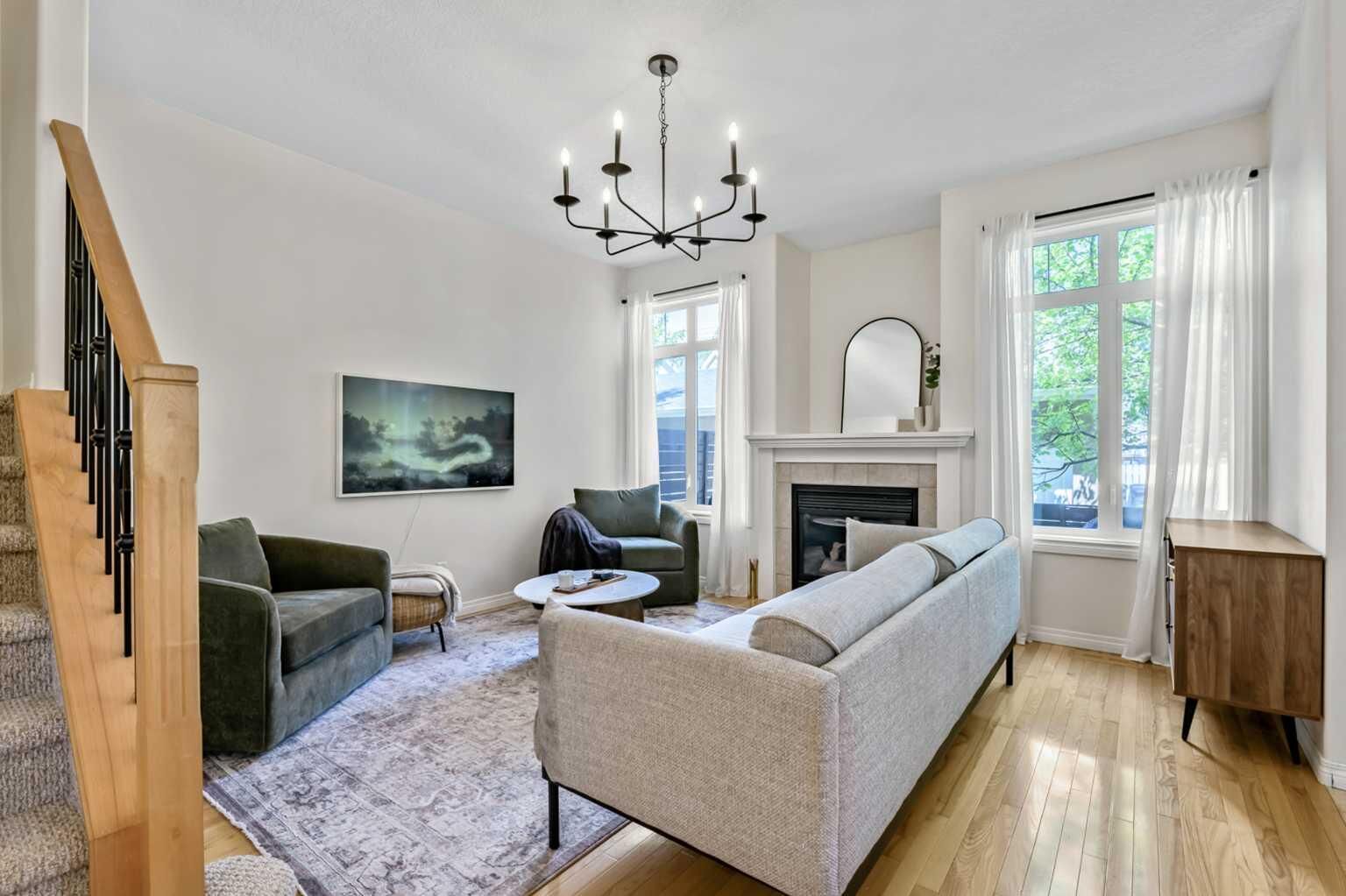 Property Photo:  5633 6 Street SW  AB T2V 0H1 