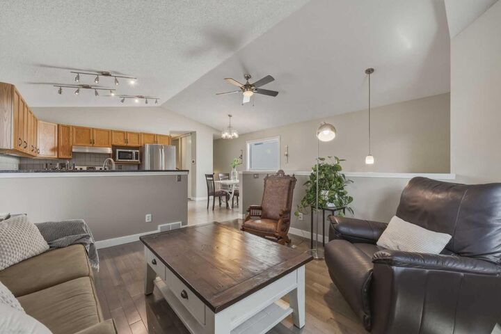 Property Photo:  101 Arbour Wood Mews NW  AB T3G 4B5 