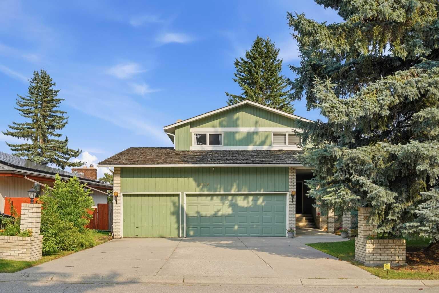 Property Photo:  336 Pump Hill Crescent SW  AB T2V 4M1 