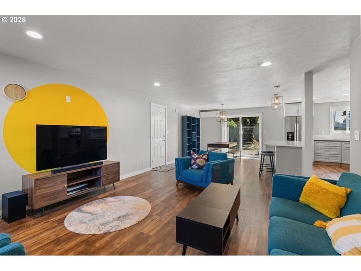 Property Photo:  3660 Mahlon Ave  OR 97401 