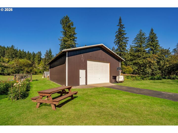 Property Photo:  704 NE Hughes Rd  WA 98671 