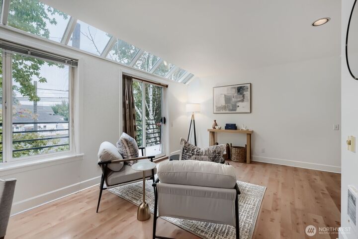 Property Photo:  115 W Galer Street 304  WA 98119 
