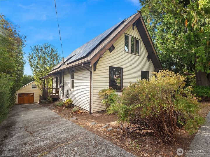 Property Photo:  6827  28th Avenue NE  WA 98115 