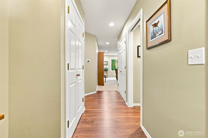 Property Photo: 3975 Providence Point Drive SE 2140 WA 98029