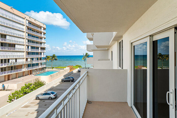 Property Photo:  3215 S Ocean Boulevard 302  FL 33487 