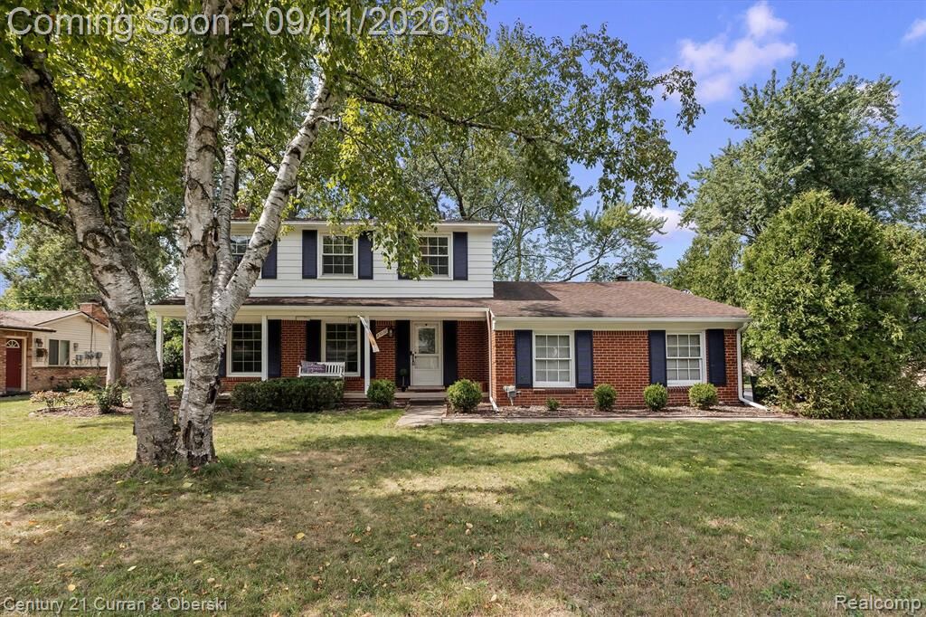 Property Photo:  25137 Castlereigh Drive  MI 48336 