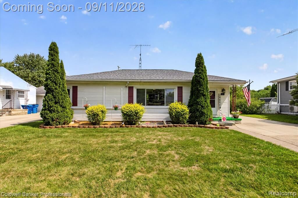 Property Photo:  425 Wisler Street  MI 48423 