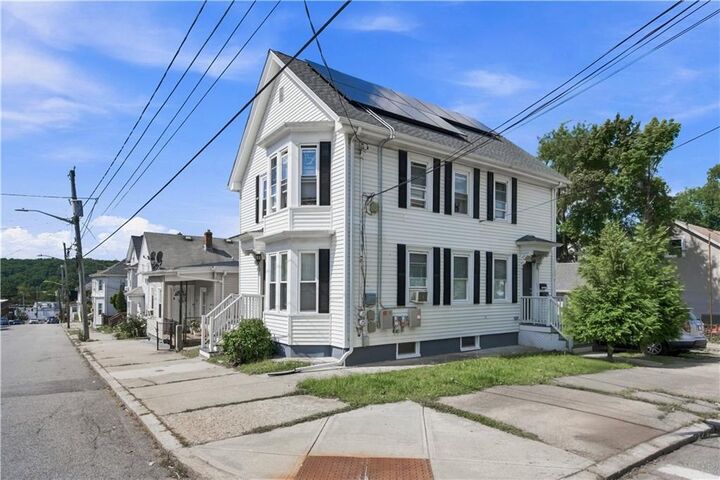 Property Photo:  509 Union Avenue  RI 02909 