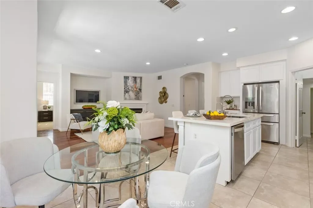 Property Photo: 152 Treehouse CA 92603