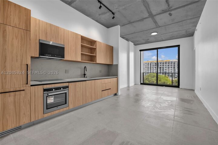 Property Photo: 91 NW 27th St 201 FL 33127